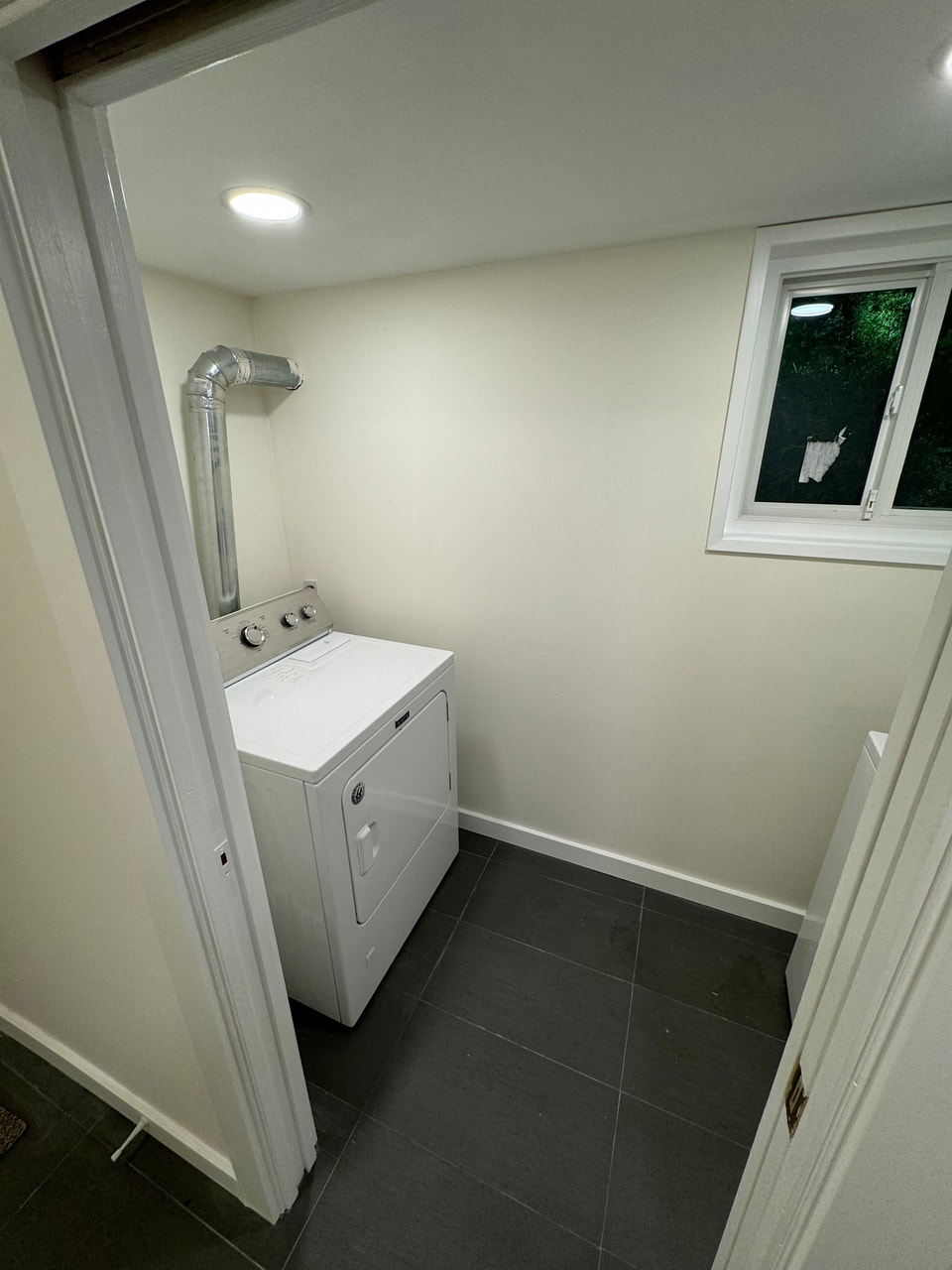 2 Beds 1 Bath Apartment CA$3200 / Month - Avail Dec 1 - NEAR UBC 4