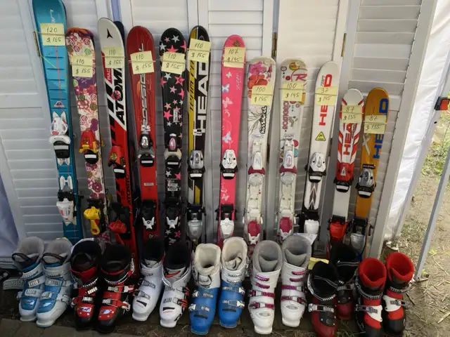 kids ski with boots  in Ski in Markham / York Region - Image 8