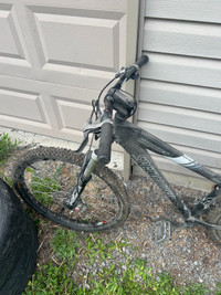 Specialized hard rock with bad back tire, originally 850$ 