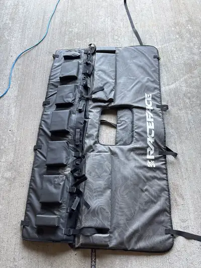 Raceface Mtb tailgate pad, View more