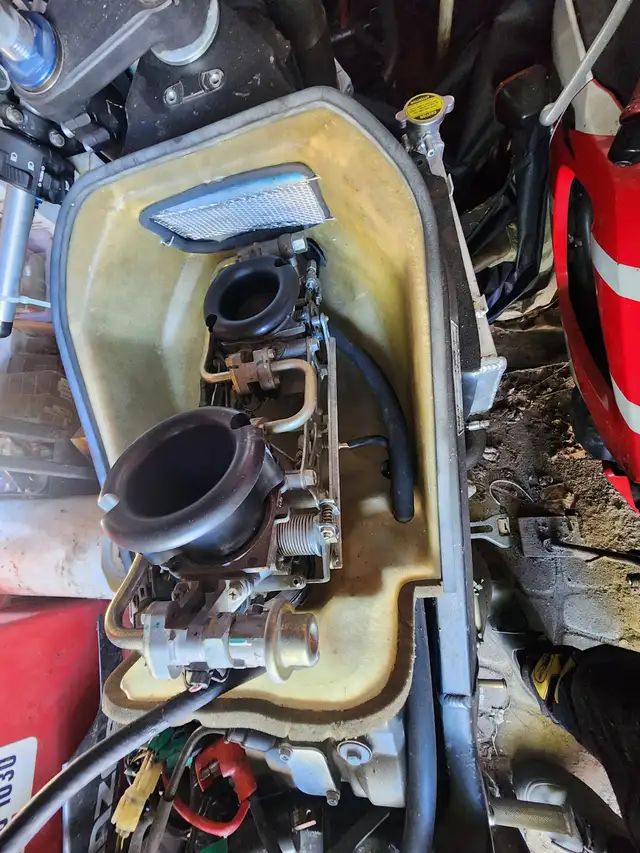 Honda RC51 Motorcycle Track, Race, Stunt Bike in Other in Windsor Region - Image 7