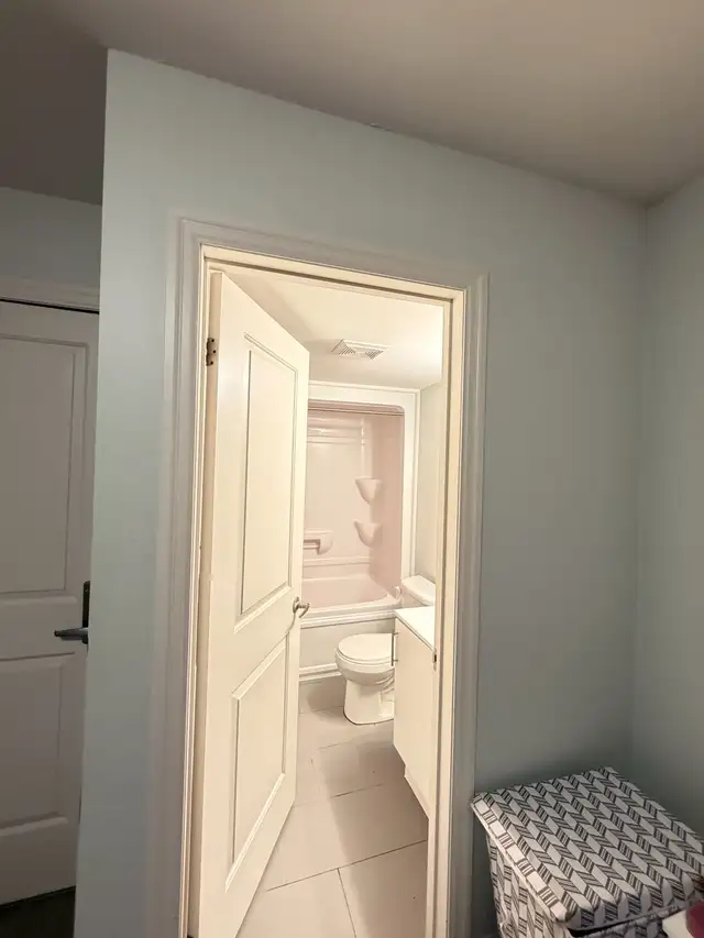 Private room + bath in Room Rentals & Roommates in Oshawa / Durham Region - Image 10