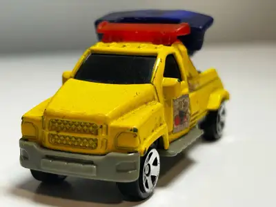 2002 McDonald’s Matchbox Yellow Wrecker Tow Truck - 1:64 Die-Cast Toy Vehicle This is a 2002 Matchbo...