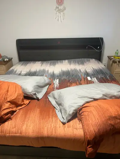 Lit King size + matelas King size + alèse, View more