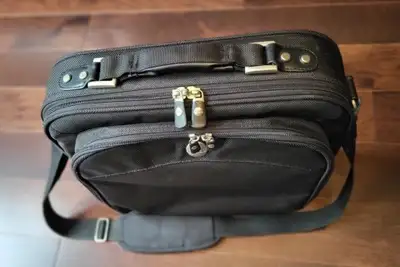 BRAND NEW! Dell 15" Laptop Bag, View more