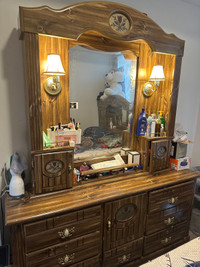 Dressing table with lots of storage. Also with 2 side tables. 