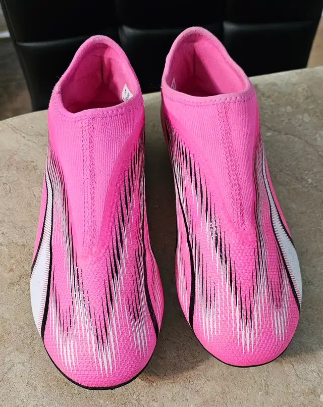 Puma Ultra Match Laceless LL FG/AG Soccer Shoes in Size CA 5.0. in Soccer in Ottawa - Image 3
