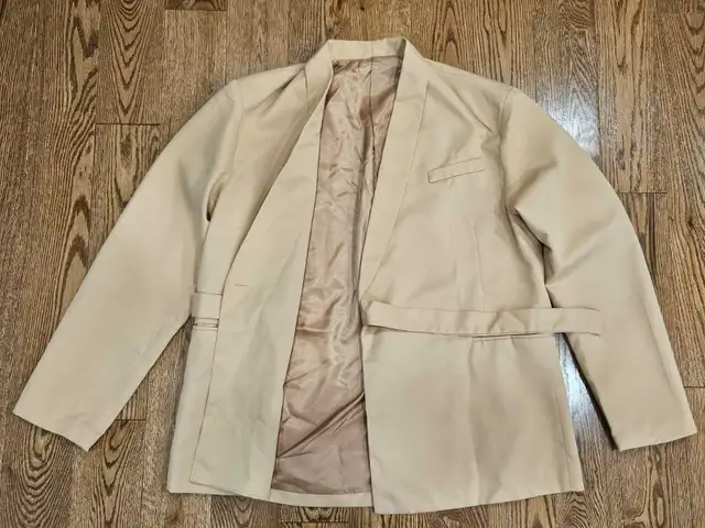 Tan Blazer Wrap Style Men's Large in Men's in City of Toronto - Image 3