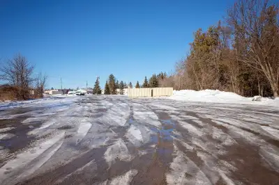 Almost 2 acres of empty land for rent. Central to Stittsville and Kanata, easy access to 416 and 417...