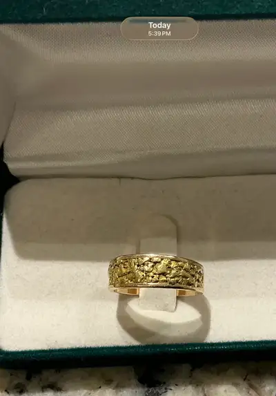 Men/lady 14 k gold band with 24 karat nuggets, View more