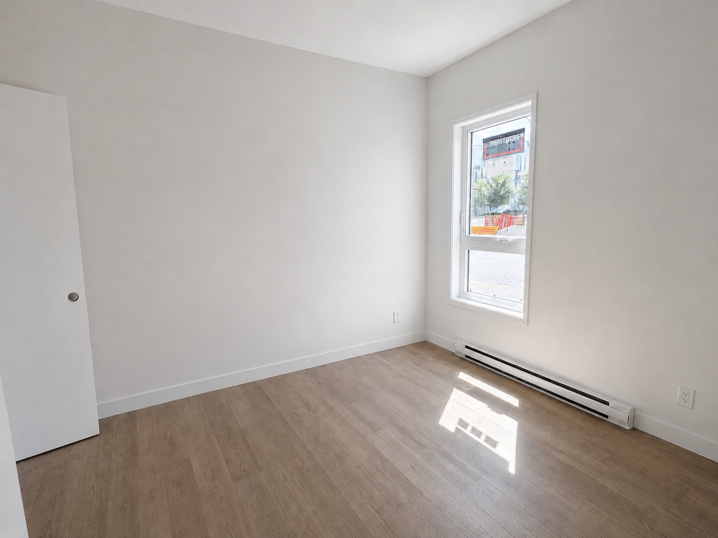 Condo tres lumineux et spacieux de 2 chambres à Rosemont — photo 3
