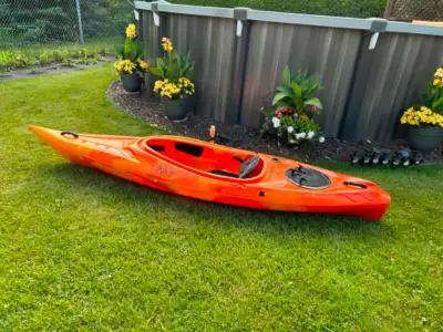 Kayak Azul 8 pieds, comme neuf