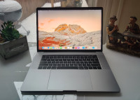 MacBook Pro (15-inch, TouchBar, 2017)  (i7,   16GB, 512GB)