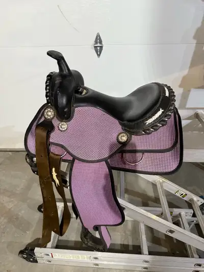 Saddle (Pony), View more