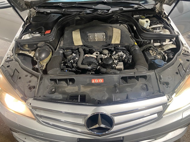 Mercedes 300 2010 — photo 2