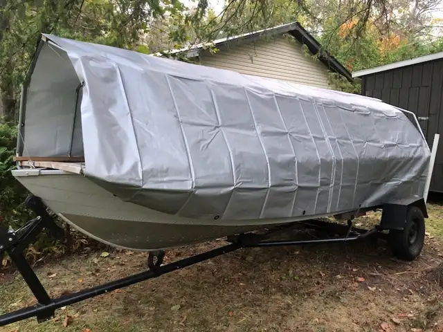 16 foot aluminum fishing boat, 30 hp motor and trailer in Powerboats & Motorboats in Muskoka - Image 5