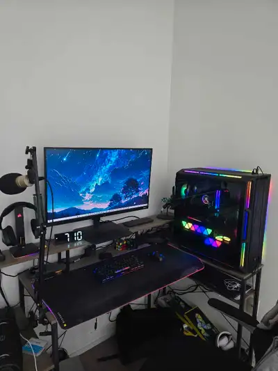Selling entire setup including PC, mouse, keyboard, headset and monitor as I'm leaving the country....