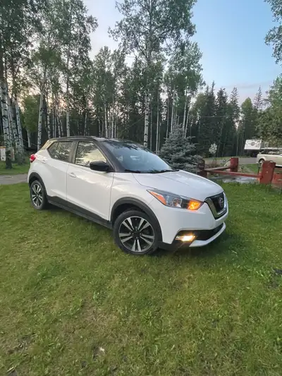 2020 Nissan Kicks - 1.6L Smooth and fuel efficient SUV. Has carplay, bluetooth and navi. Heated Seat...