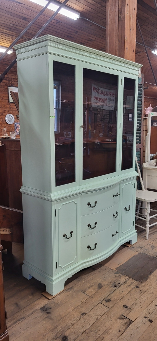 Antique Hutch - Newly refinished! in Hutches & Display Cabinets in Trenton - Image 3