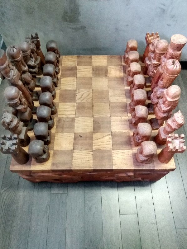 Jeu d'échecs artisanal, oeuvre unique 32 po x 32 po dans Art et objets de collection  à Laval/Rive Nord - Image 4