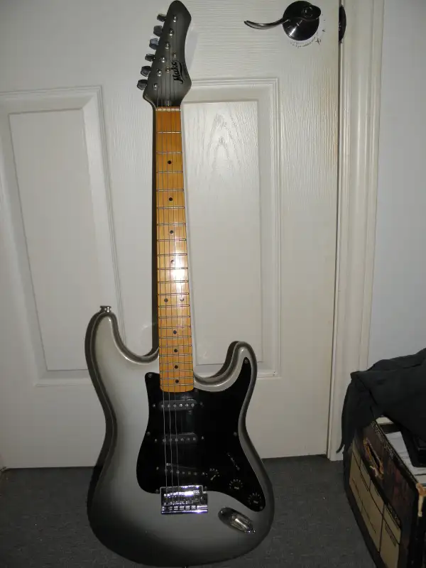Mako LS-3 Stratocaster Electric Guitar in Guitars in Sault Ste. Marie - Image 2