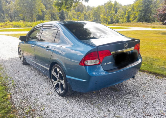 2011 Honda Civic SE 5 spd. in Cars & Trucks in Hamilton - Image 3