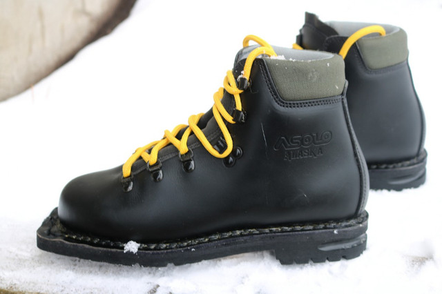 Cross country ski boots 3 pin Asolo Alaska size US 7 ½ men’s or in Ski in City of Toronto - Image 2