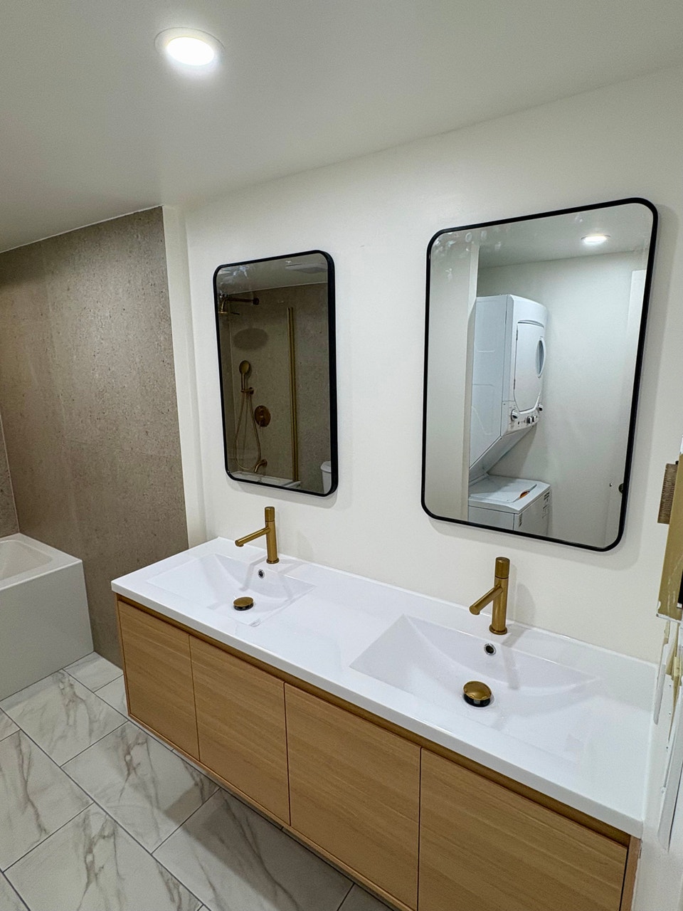 large 2 bedrooms 2 bathrooms 4
