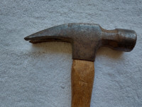 Roofing hammer