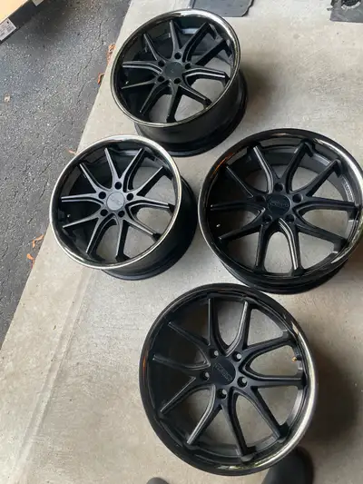 Upgrade your ride with this set of used 720 Luxury Vanquish 19-inch rims, featuring a sleek satin bl...