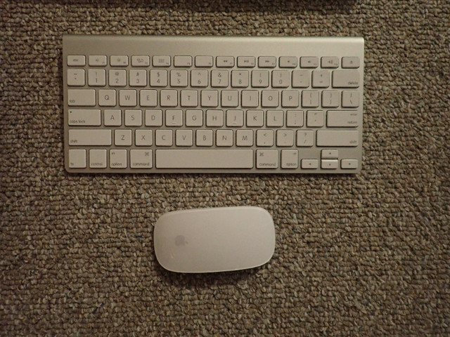 Apple keyboard and mouse set in Mice, Keyboards & Webcams in Ottawa