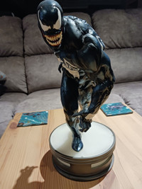 Legendary Villians Limited Edition Venom Statue: Mint Condition!