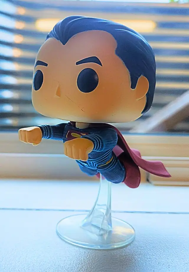 Funko Pop Superman & The Flash Vinyl Figures – 2 Pack in Arts & Collectibles in Grand Bend - Image 4
