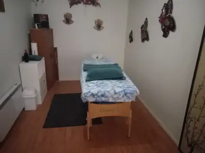 Massage Suédois complet pour homme et femme. . Disponible tout les jours de 8h a 21h.1 heure à 60$ R...