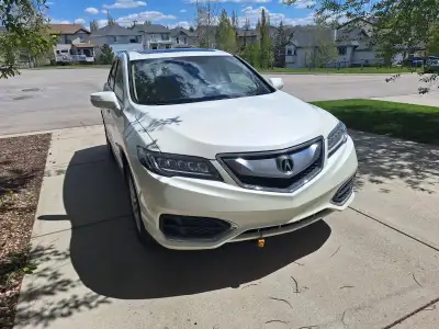 Rare on the market is an Acura RDX tech package for sale by original owners. The car has never been...