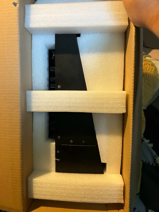 Mackie Compact Mixer in Pro Audio & Recording Equipment in Oakville / Halton Region - Image 3