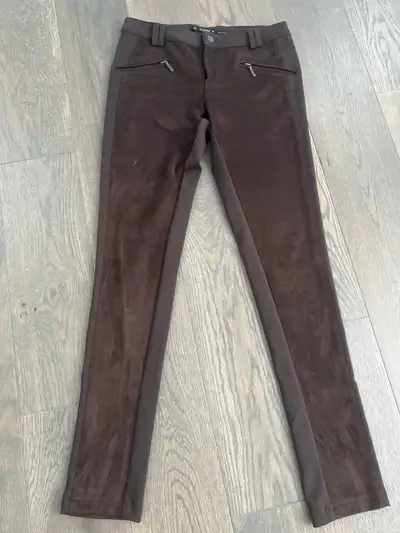 Brown classy and very comfortable pants. Super chic: front is suede and the back is a good quality s...