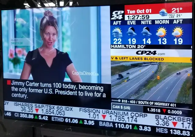 LG OLED TV 65 inches in TVs in Markham / York Region - Image 4