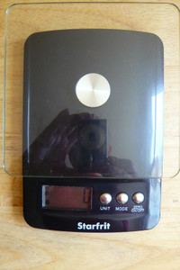 Starfrit Electronic Kitchen Scale with Glass Top