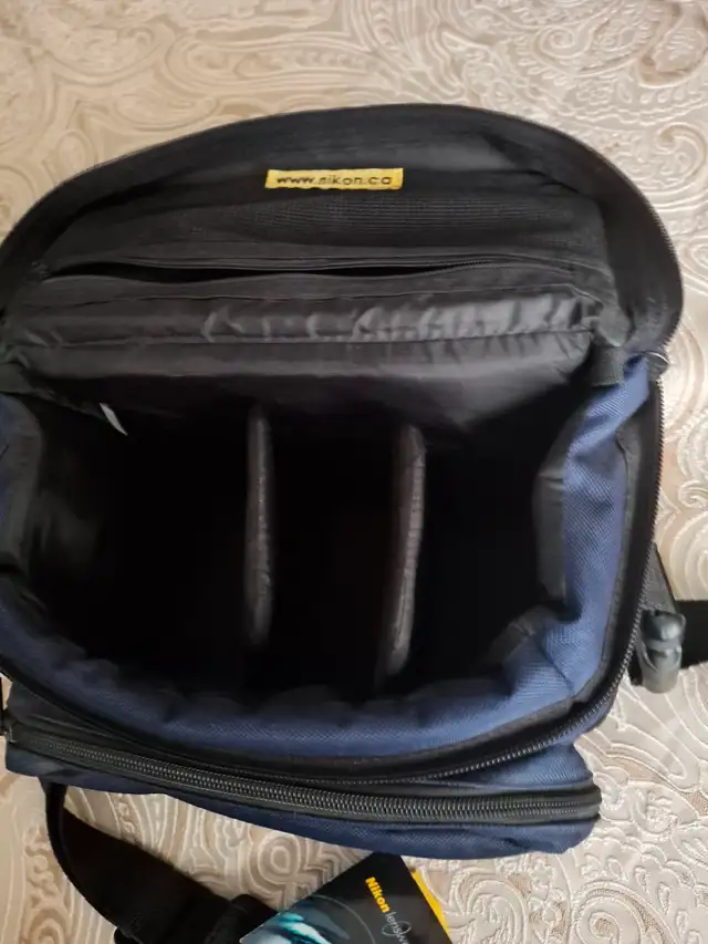 Camera Bag - Nikon Navy Blue in Cameras & Camcorders in City of Toronto - Image 3