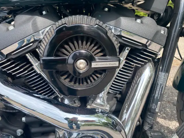 2019 Harley Davidson Sportglide in Street, Cruisers & Choppers in Edmonton - Image 5