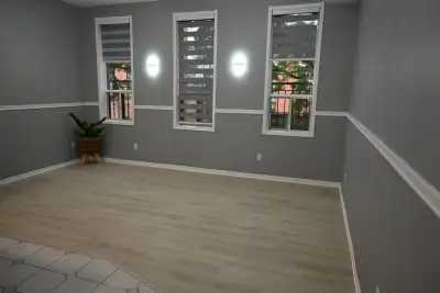 Welcome to your new urban sanctuary. Nestled in the heart of Hamilton's vibrant downtown core, this...