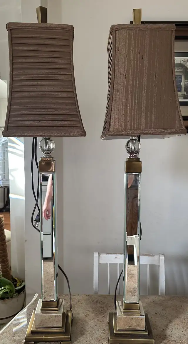 Brown Antique Lamps in Indoor Lighting & Fans in City of Toronto - Image 3