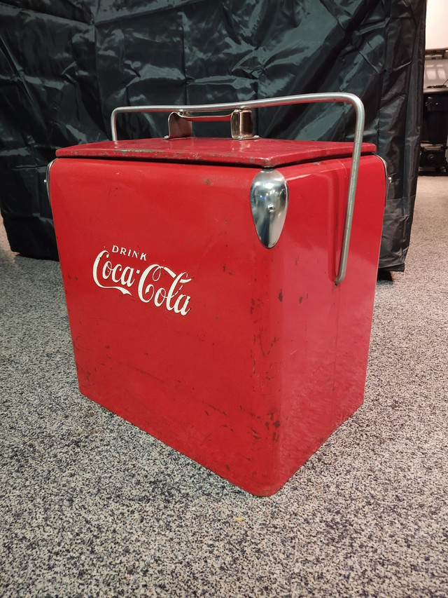 Coca Cola Cooler  in Arts & Collectibles in Markham / York Region - Image 3