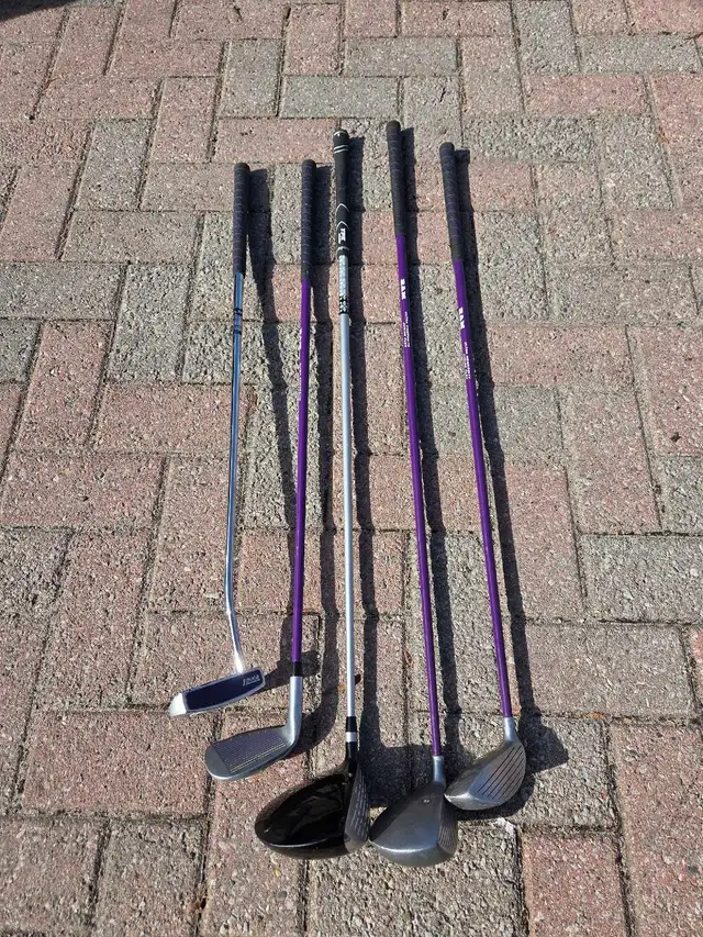 Kids Set of Golf Clubs with Stand Bag in Golf in Barrie - Image 10