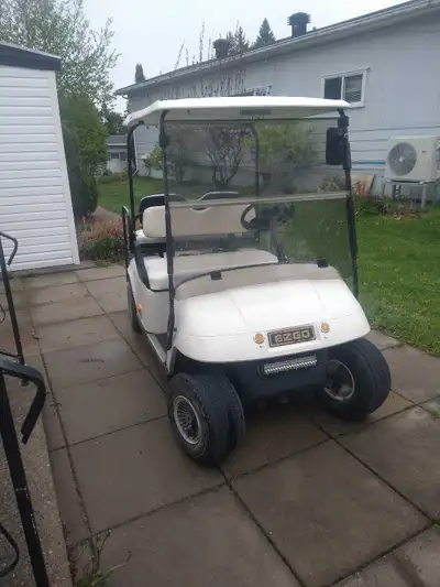 2009 E-Z-GO electric golf cart Electric charger New batteries in 2023 New Brakes in 2025 4 seater, b...