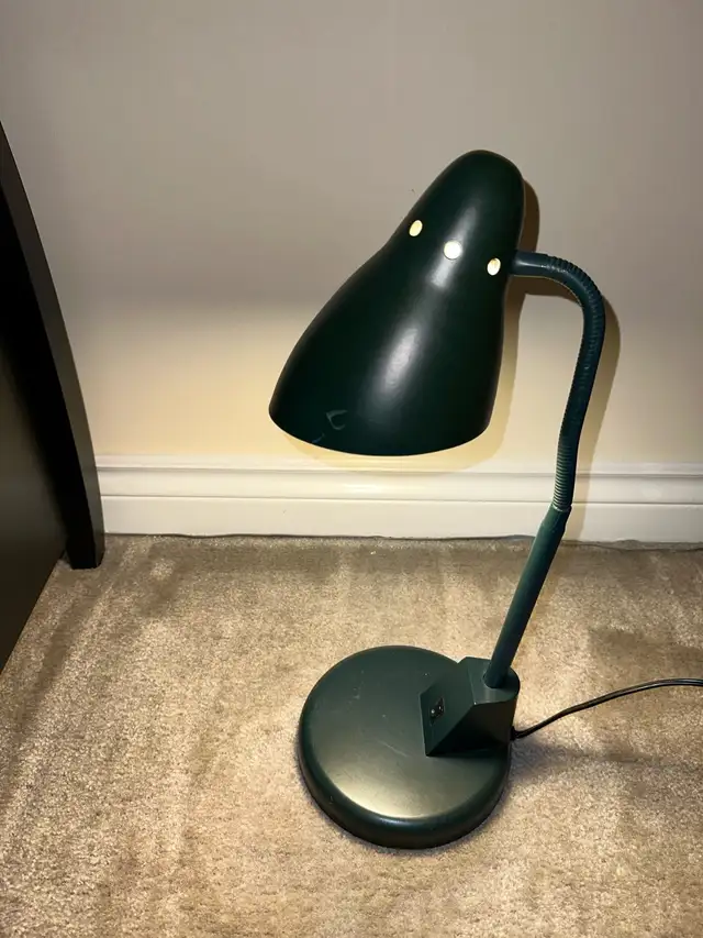 Lamp - Vintage Retro Style - Desk Lamp in Indoor Lighting & Fans in City of Toronto - Image 3