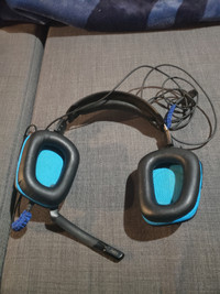 Gaming headphones they work mic works to im am starting at 30