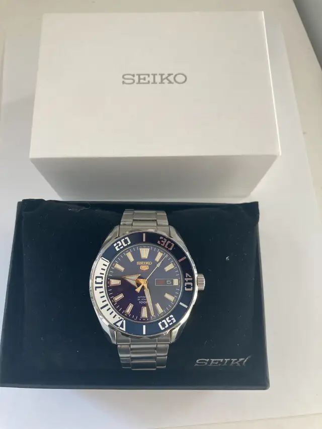 watches/montres in Jewellery & Watches in City of Montréal - Image 9