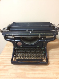 Vintage Underwood typewriter 